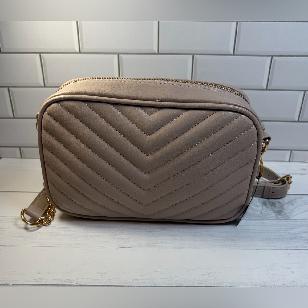 Bebe Quilted  Tyler Camera Crossbody Dusty Rose - Picture 2 of 12